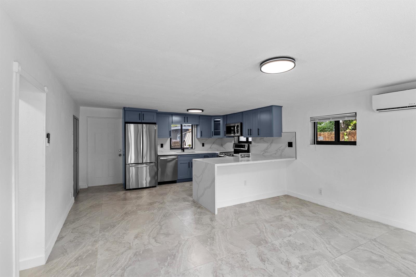 Single Family in Dania 2/2. Just Remodeled!